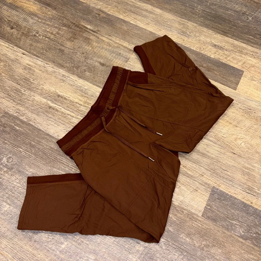 Lululemon Dance Studio Mid-Rise Cropped Pant